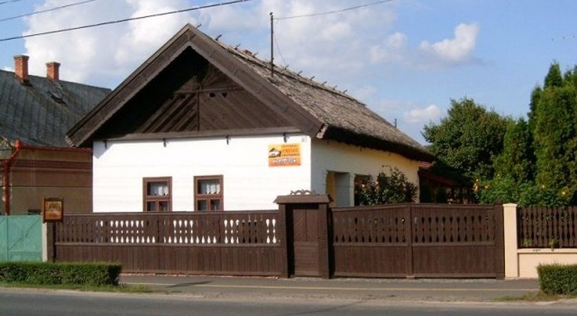 Private- accomodation Guest houses Accomodation in Püspökladány