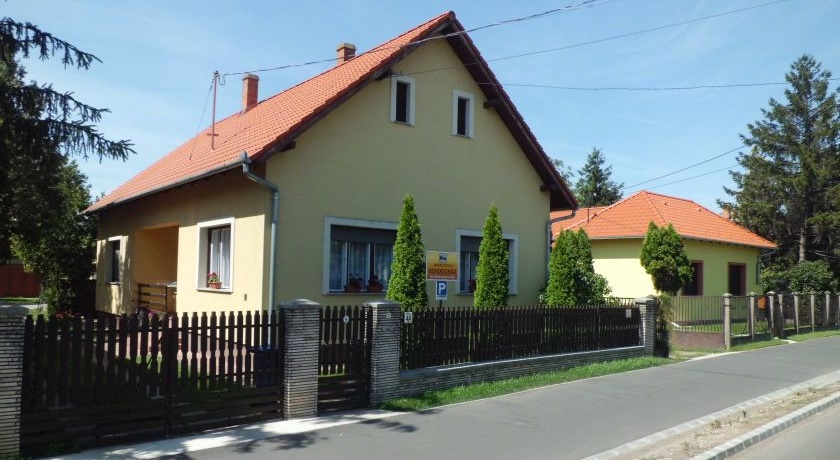 Private- accomodation Guest houses Accomodation in Püspökladány